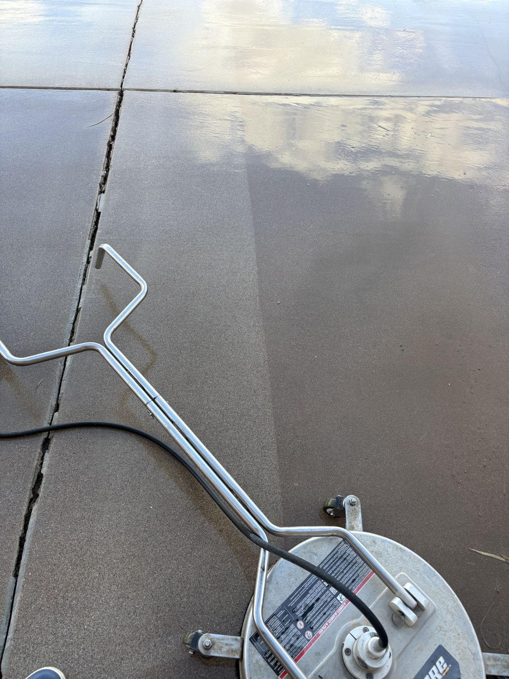 Surface cleaner on concrete